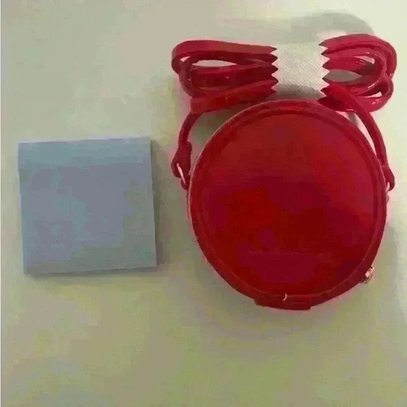 Marc Jacobs NWT Mini 4" Red Patent Leather Crossbody Round Circle Canteen Bag - Picture 4 of 11